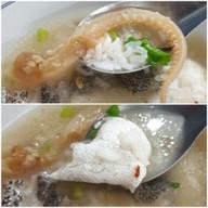 เมนูของร้าน ข้าวต้มปลาลุงหนวด ศรีราชา