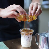 เมนูของร้าน Casa Lapin Ari Josh Hotel