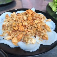 แม่อู๊ด อาหารเวียดนามแอนด์เบเกอรี่(อ๋า..ลูกชาย)