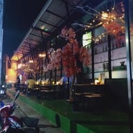 หน้าร้าน Comics Cafe & bar