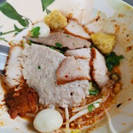 เมนูของร้าน ก๋วยเตี๋ยวต้มยำเจ๊ยี่