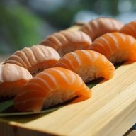 Shari Boy by Insyokujinbkk