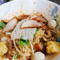 เมนูของร้าน ก๋วยเตี๋ยวต้มยำเจ๊ยี่