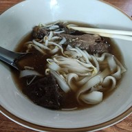 เมนูของร้าน ก๋วยเตี๋ยวเป็ดตุ๋น เจ้าเก่าหนองมน