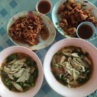 เมนูของร้าน ร้านศิษย์ นายหยา (เจ้าเก่า)