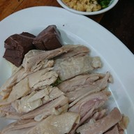 เอก ข้าวมันไก่ประตูน้ำ ตรงข้าม รพ.หัวเฉียว