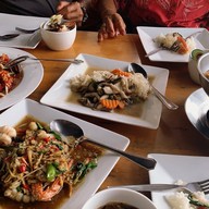 Take View Seafood  ริมบึงหนองโคตร