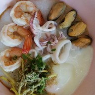 เมนูของร้าน โจ๊ก ข้าวต้ม ต้มเลือดหมู