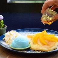 Collectors’ Cafe แจ้งวัฒนะ