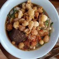 แม่เชิญ