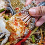 ยำปูแสบ YUM PU ZABB ยำมะม่วงปูม้า ตลาดรามอินทรา กม.2