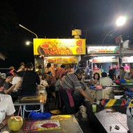บรรยากาศ Gurney Street Food