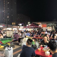 บรรยากาศ Gurney Street Food