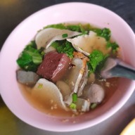 หน้าร้าน ต้มเลือดหมูเจ๊หมวย(จิงจูฉ่าย) แยกคลองเตย