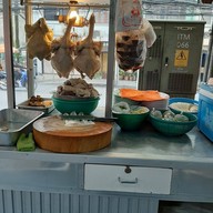 ก๋วยเตี๋ยวไก่ตุ๋นฮ่องกง สาขา1ประชาสงเคราะห์31