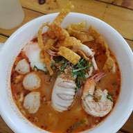 เมนูของร้าน ก๋วยเตี๋ยวลุงพี