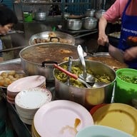 หน้าร้าน ข้าวขาหมู บ้านหม้อ บ้านหม้อ
