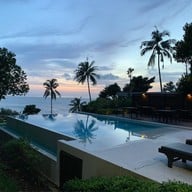 เนสท์เซนส์รีสอร์ท