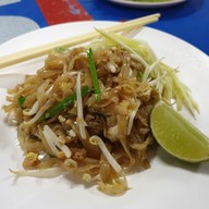 ล้านผัดไทท่าแพ