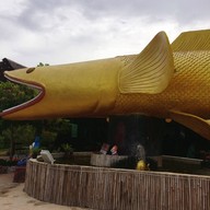 หน้าร้าน ส้มตำ ปลาเขื่อน