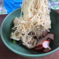 เมนูของร้าน บ้านคุณนาย ขนมจีนน้ำยาปู หนองค้อ