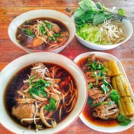 เจ๊ปูราชาไก่ตุ๋นมะระ เบตง