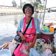 ร้านก๋วยเตี๋ยว ลุงตี๋ ป้านา ท่าน้ำวัดสะแก