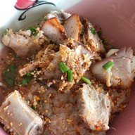 เมนูของร้าน ก๋วยเตี๋ยวดู๋ดี๋ นงเยาว์ 2519