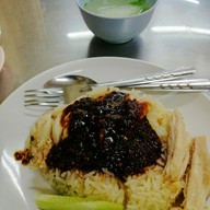 เมนูของร้าน พรทิพย์ ข้าวมันไก่ สี่แยกประตูน้ำ