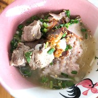 เมนูของร้าน ก๋วยเตี๋ยวดู๋ดี๋ นงเยาว์ 2519