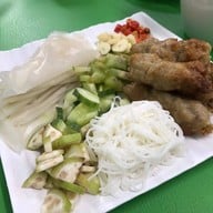 เมนูของร้าน พี่หยอง แหนมเนือง ถนนพหลโยธิน