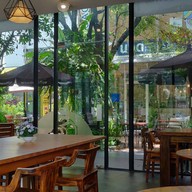 บรรยากาศ กาแฟวาวี เดอฟอร์เรส แอด เย็นอากาศ