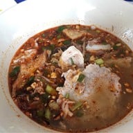 เมนูของร้าน ก๋วยเตี๋ยวโรงสีแสงไทย( บ้านบึง )  บางวัว