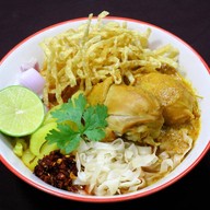 หอเจี๊ยะ ถนนวุฒากาศ ปากซอยวุฒากาศ 49