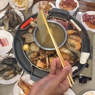 ตัวแตกโต๊ม หมูกระทะ