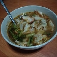 ราชาบะหมี่ เกี๊ยวปูหมูแดงอบน้ำผึ้ง