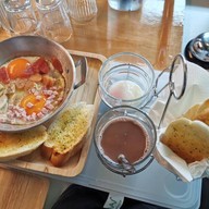 Aunda Breakfast