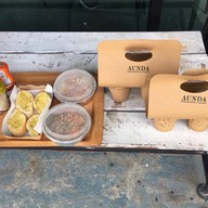 เมนูของร้าน Aunda Breakfast