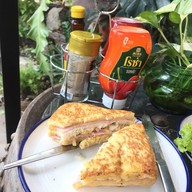 เมนูของร้าน Aunda Breakfast