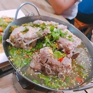 ดูดดูกหมู ก๋วยเตี๋ยวกระดูกหมู เมืองเอก