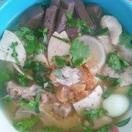 ก๋วยจั๊บโคตรเครื่อง