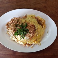 เมนูของร้าน ป้าสมนึกเจ้าเก่า ผัดไทยมรดกโลก