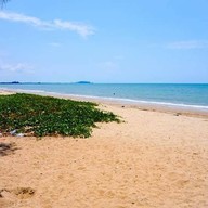 ชายหาดแหลมสิงห์