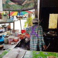 บรรยากาศ ป้าสมนึกเจ้าเก่า ผัดไทยมรดกโลก