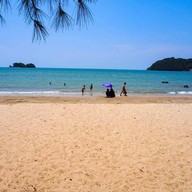 ชายหาดแหลมสิงห์