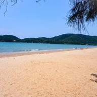 ชายหาดแหลมสิงห์