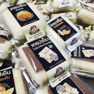 ขนมบ้านตี๋น้อย โมจิครีม เครปเย็น & เบเกอรี่ อุทัยธานี