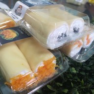 ขนมบ้านตี๋น้อย โมจิครีม เครปเย็น & เบเกอรี่ อุทัยธานี