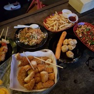 เมนูของร้าน ป.1/2 ตลาดนัดรถไฟรัชดา