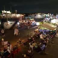 บรรยากาศ ป.1/2 ตลาดนัดรถไฟรัชดา